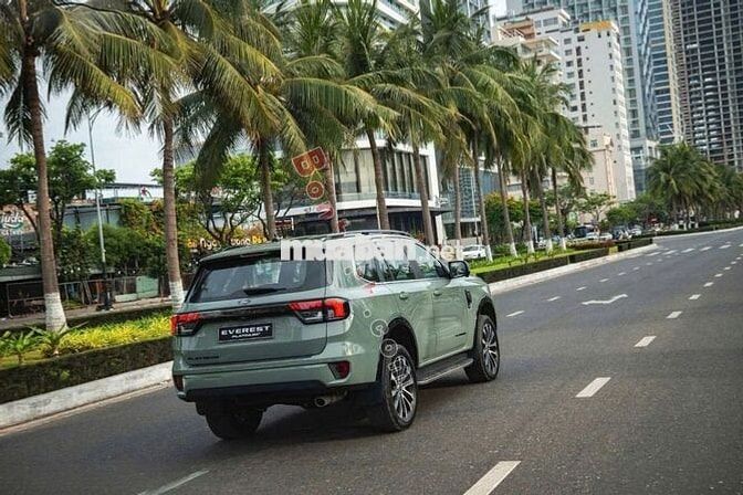 Ford Everest Platinum+ 2.3L 4x4 AT 2026 - 1 Tỷ 609