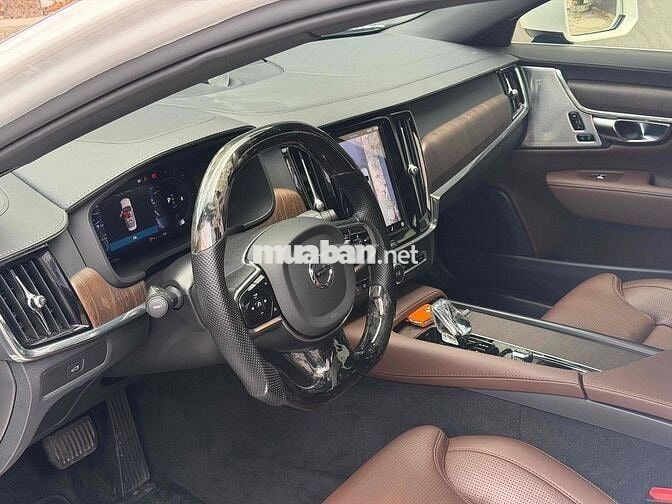 Volvo S90 Ultimate 2023 đk T8/2024