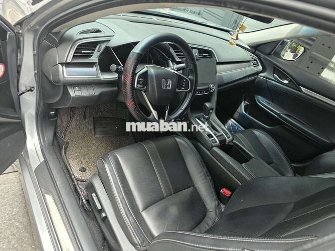 Honda Civic 2018 1.8 CVT Bạc 50000 km