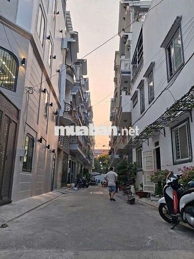 nhà 1 trệt 3 lầu Mới 100% Hẻm 151 liên khu 4/5 BHH B bình tân 
