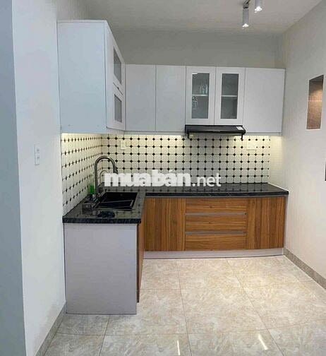 NHÀ MỚI XÂY 2LẦU 4PN GẦN CHỢ VƯỜN LÀI