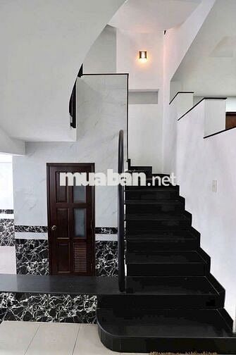 Cho thuê nguyên căn rộng rãi, hầm xe, 5pn 5wc, Lê Đức Thọ P6 Gò vấp