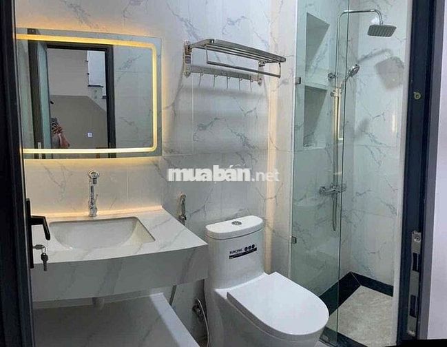 NHÀ MỚI XÂY 2LẦU 4PN GẦN CHỢ VƯỜN LÀI