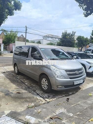 Hyundai grand Starex 2013 9 chỗ Dầu Xám