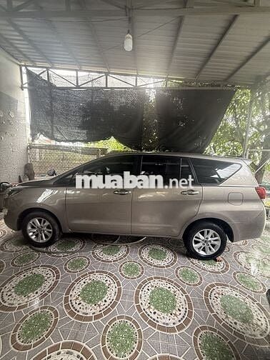 Toyota Innova 2.0E Nâu đời 2018