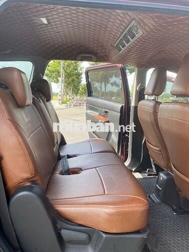 Suzuki Ertiga Hybrid 2023 Số sàn Đỏ rượu vang