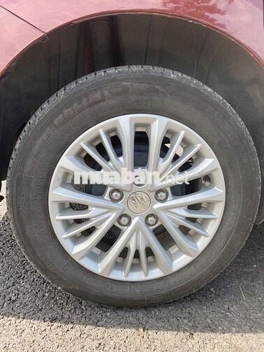 Suzuki Ertiga Hybrid 2023 Số sàn Đỏ rượu vang