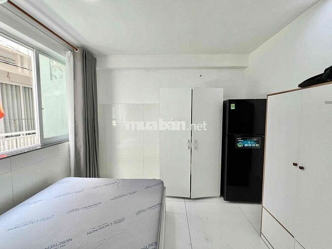 CĂN HỘ NGAY UEH 2PN NGUYÊN SÀN FULL NỘI THẤT CÓ CỬA SỔ THOÁNG