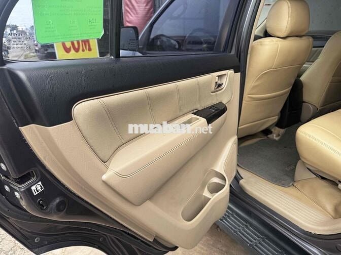 Toyota Fortuner 7 chỗ màu Xám