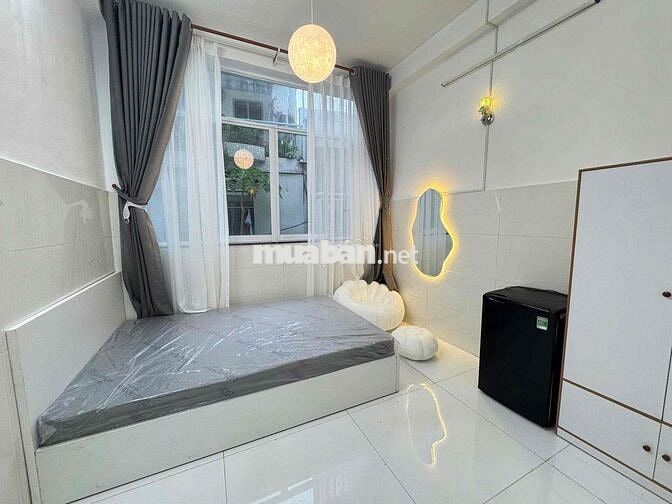 CĂN HỘ NGAY UEH 2PN NGUYÊN SÀN FULL NỘI THẤT CÓ CỬA SỔ THOÁNG