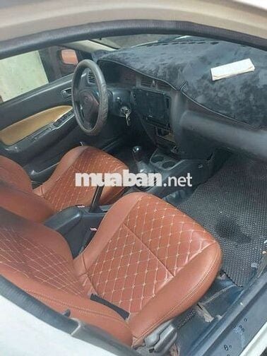 Mazda 323 2000 Trắng