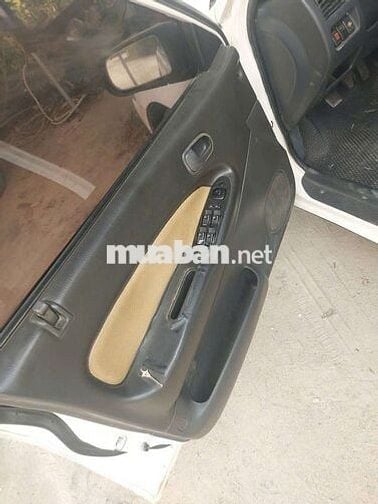 Mazda 323 2000 Trắng