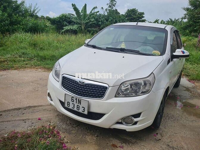 Daewoo Gentra X Số tự động Trắng