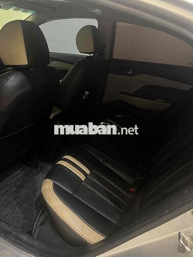 Hyundai Accent MT Base 2020 Bạc
