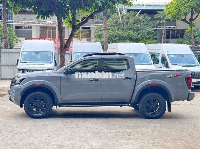 Nissan Navara VL 4x4 2021 Xám
