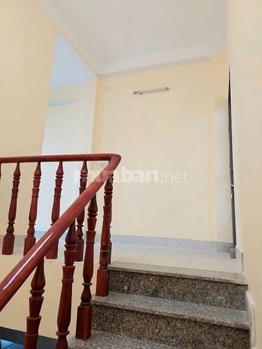 cho thuê nhà hẻm rộng xe hơi 7 chổ 2 chiếc quay đầu thoải mái