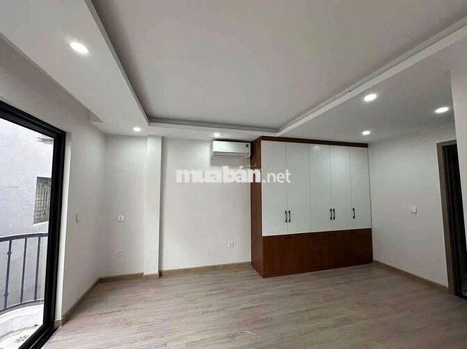 Cho thuê nhà Hoàng Hoa Thám 34m², 6 tầng thang máy, 16 triệu/tháng