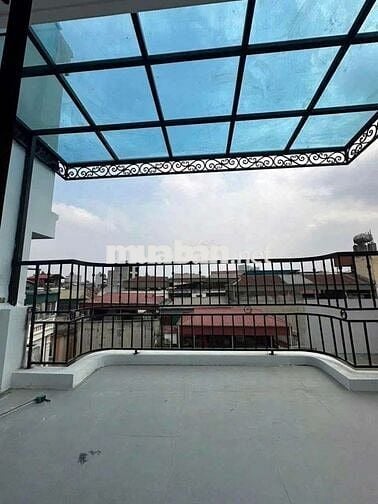 Cho thuê nhà Hoàng Hoa Thám 34m², 6 tầng thang máy, 16 triệu/tháng