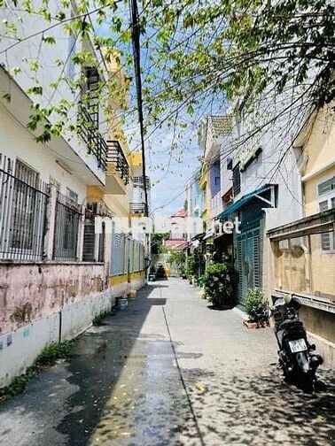 Nhà cấp 4 sân vườn rộng 200m2 hẻm xe hơi tại đường 22 Linh Đông