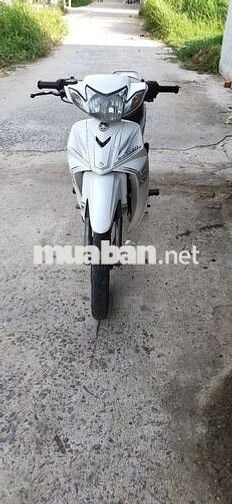 Yamaha Sirius 110 Trắng