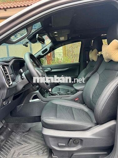 Ford Everest Titanium 2025 Nâu 5.900 km
