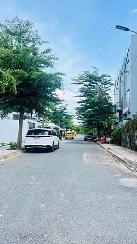 Bán đất sổ đỏ KDC Hàng Dương ,1181LVL ,DT:5x16,Đường 8m . Giá : 6 tỷ