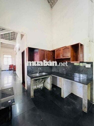 Nhà cấp 4 sân vườn rộng 200m2 hẻm xe hơi tại đường 22 Linh Đông