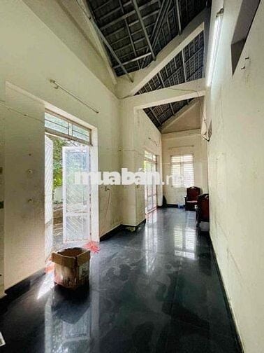 Nhà cấp 4 sân vườn rộng 200m2 hẻm xe hơi tại đường 22 Linh Đông
