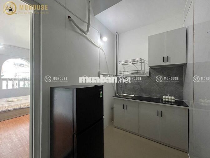 Ban công, Tách bếp. Full nội thất Ngay Cộng Hòa Etown. Thang Máy
