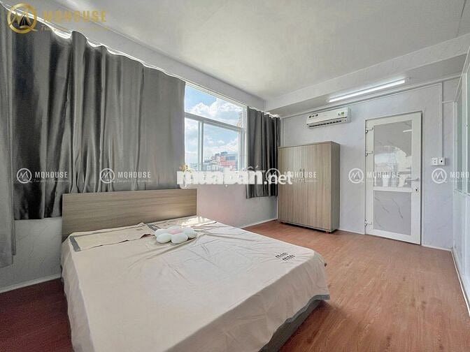Ban công, Tách bếp. Full nội thất Ngay Cộng Hòa Etown. Thang Máy