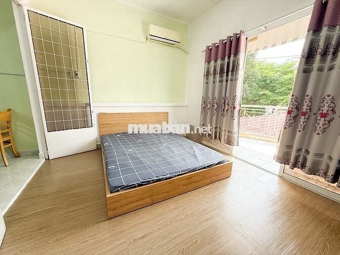 Ban công 45m Hồng Hà gần sân bay Tân Sơn Nhất.Ở liền giảm 500k