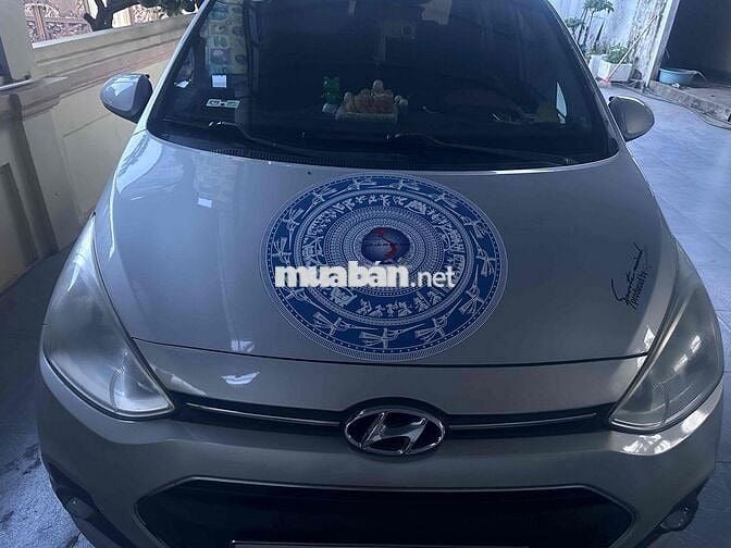 Hyundai Grand i10 5 chỗ màu Bạc