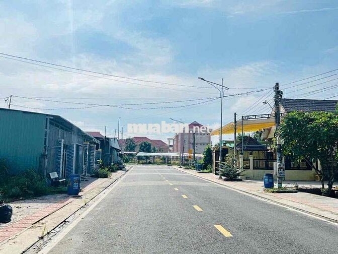 Thanh lý lô đất mặt tiền kinh doanh, gần khu công nghiệp