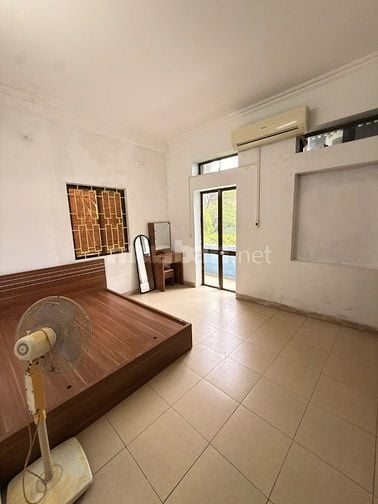 Cho thuê phòng 35m2 khép kín, số 120 Đê La Thành nhỏ - Đống Đa