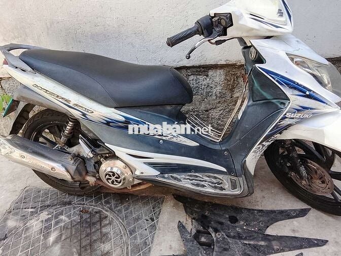 Suzuki Fi Trắng