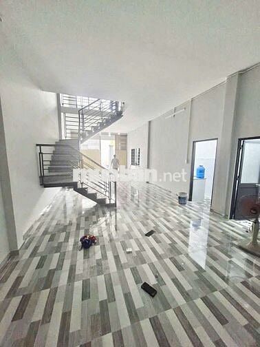 Nhà ẤP Chiến Lược [6x12, 1 lầu suốt, 2toilet] 8tr/tháng