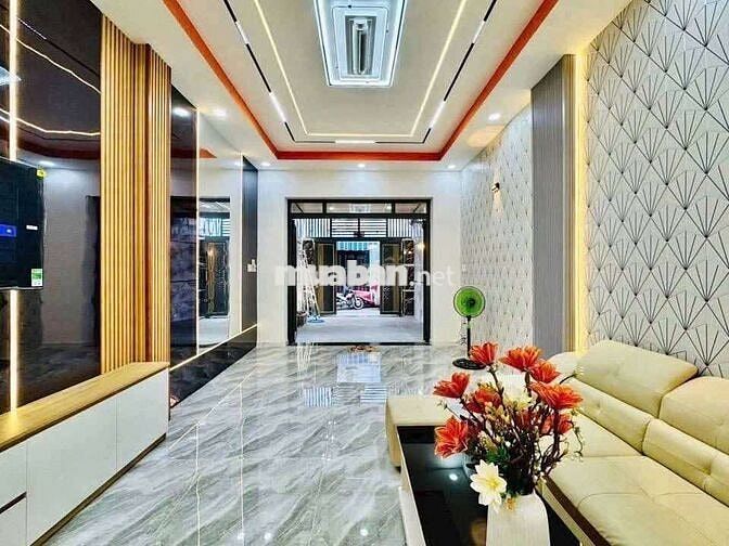 171/5 âu Dương Lân hẻm xe tải.dt.4x18m 3 lầu 5pn 5 máy lạnh 
