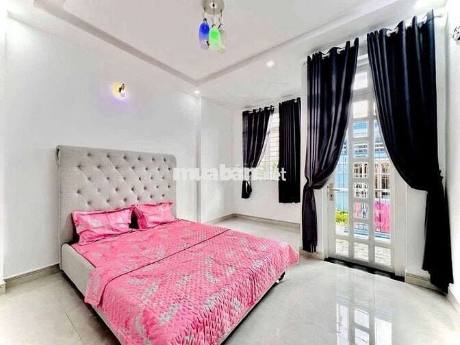 171/5 âu Dương Lân hẻm xe tải.dt.4x18m 3 lầu 5pn 5 máy lạnh 
