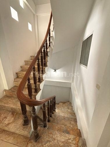 Cho thuê phòng 35m2 khép kín, số 120 Đê La Thành nhỏ - Đống Đa
