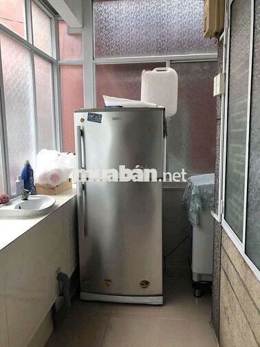 Cho thuê  tầng 1 phạm ngũ lão  .thông ra phố đi  bộ bùi viện  Q1.