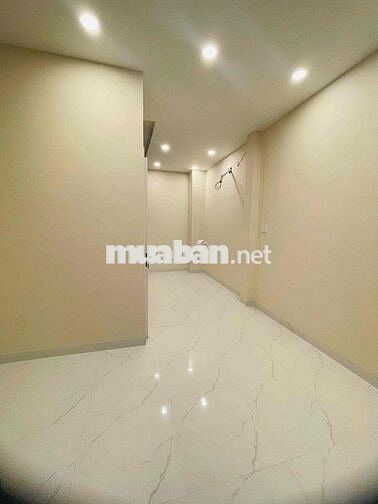 Cho thuê nguyên căn Hiệp Bình, trệt, 2 lầu mới 100%. Giá: 13 triệu/th