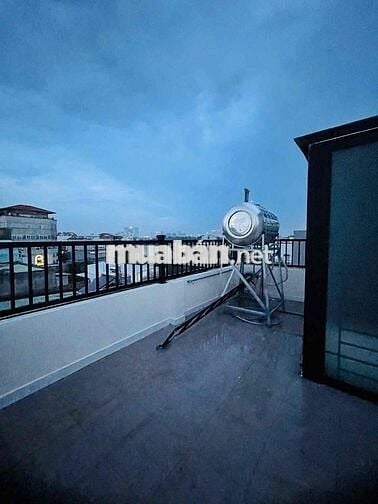 Cho thuê nguyên căn Hiệp Bình, trệt, 2 lầu mới 100%. Giá: 13 triệu/th
