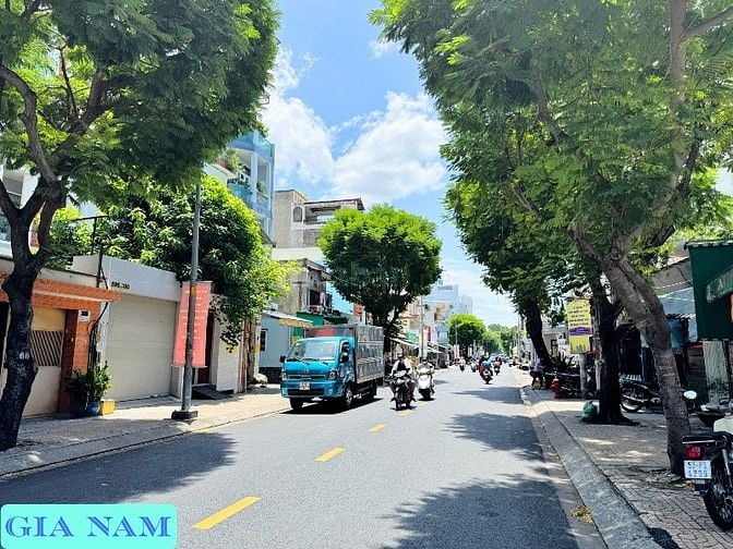 BÁN NHÀ MẶT TIỀN KINH DOANH : 304 PHẠM VĂN CHÍ - P. 4 - Q. 6 - TPHCM