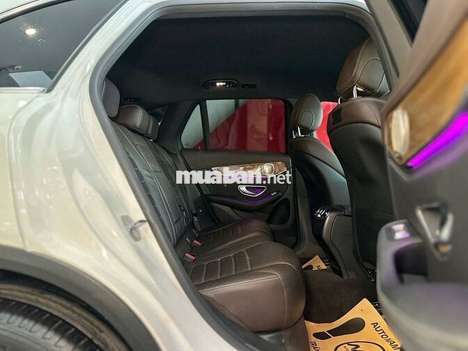 Mercedes Benz GLC 250 4Matic 2018 Trắng | 64000 Km