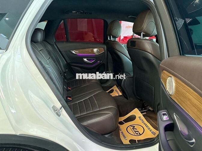 Mercedes Benz GLC 250 4Matic 2018 Trắng | 64000 Km