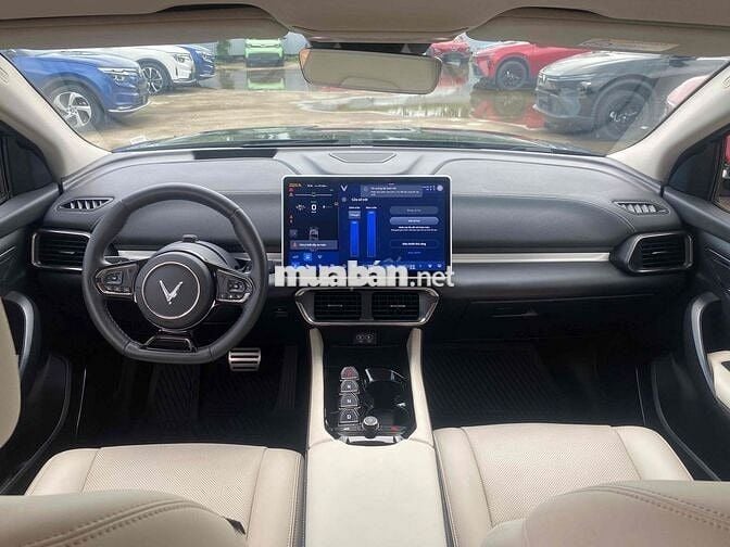 VinFast VF8 Plus 2024 Điện Đen/Be 37000 km