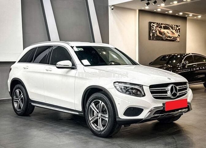 Mercedes Benz GLC 250 4Matic 2018 Trắng | 64000 Km