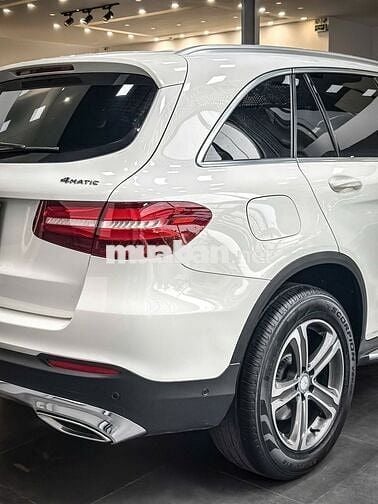 Mercedes Benz GLC 250 4Matic 2018 Trắng | 64000 Km