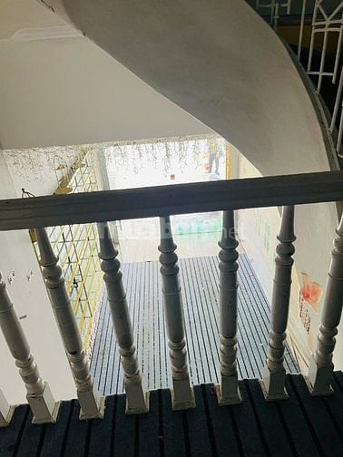 Cho thuê nhà 5 tầng, mặt phố 32 Trần Đăng Ninh, Cầu Giấy