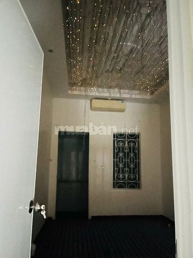 Cho thuê nhà 5 tầng, mặt phố 32 Trần Đăng Ninh, Cầu Giấy